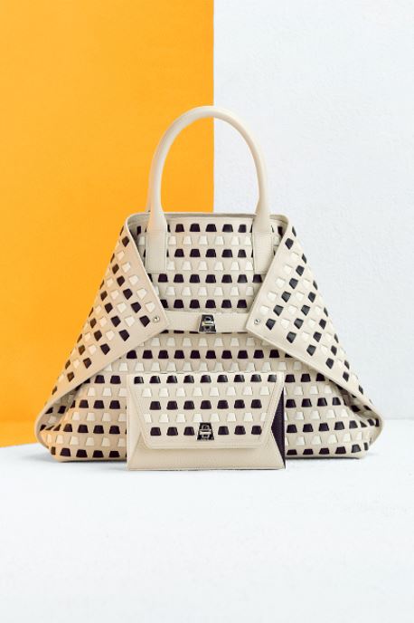 The Bags to Carry the Holiday Spirit