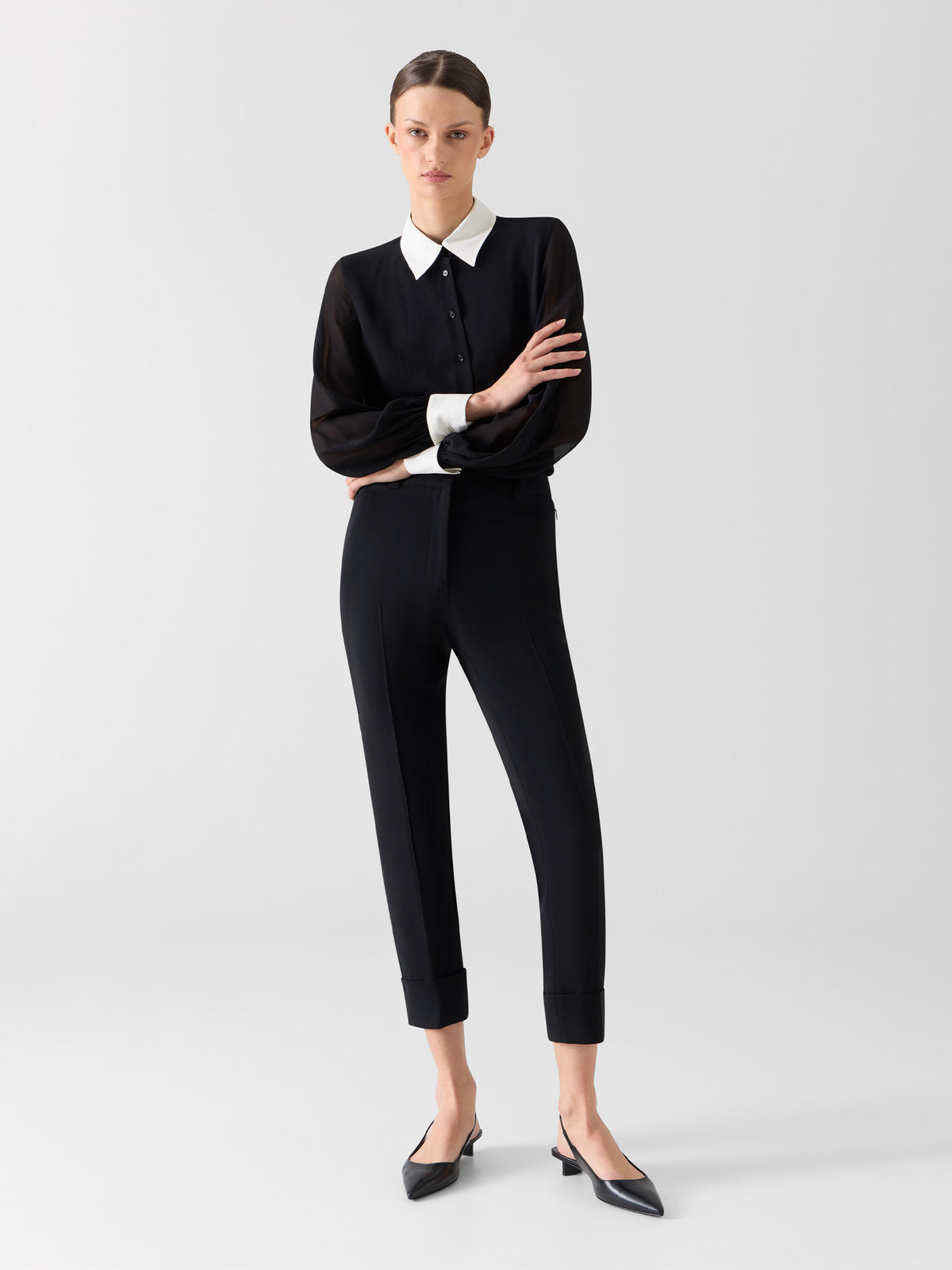 2026-04-01_ECOM_EDITORIAL_PANTS_GUIDE1604_0316d5dd-866f-4451-938f-fc2ee947ccbc - Akris EU