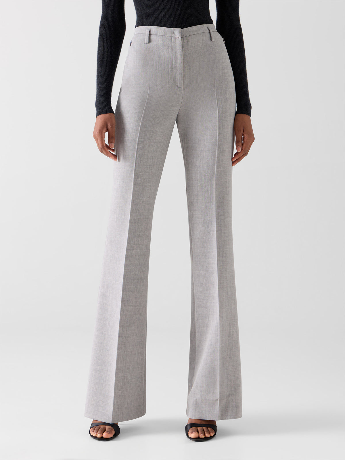 2026-04-01_ECOM_EDITORIAL_PANTS_GUIDE2357_846b81cc-16e1-4a62-b4f8-cbcc564a091f - Akris EU