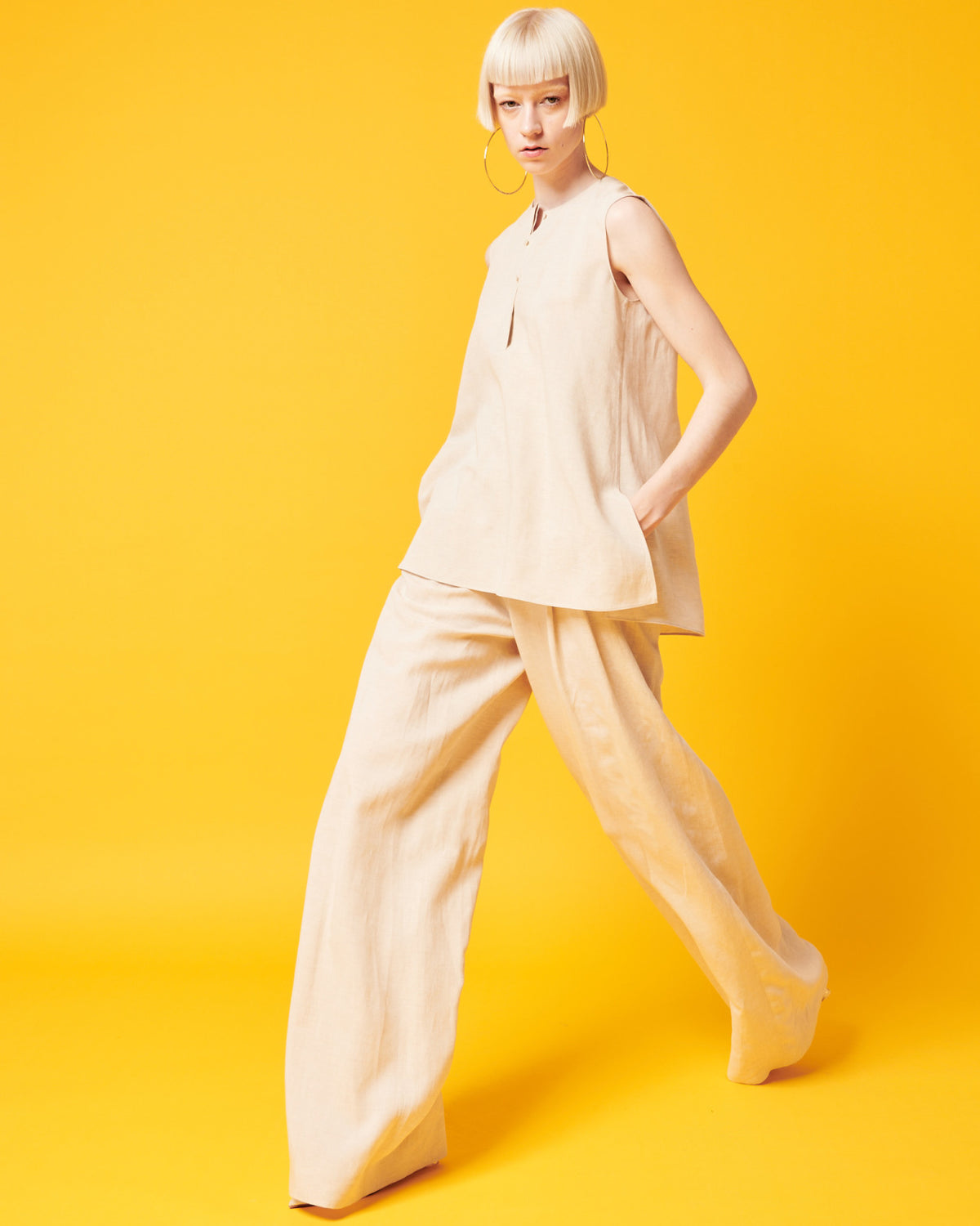 Sleevless Tunic Blouse in Stretch Linen - beige