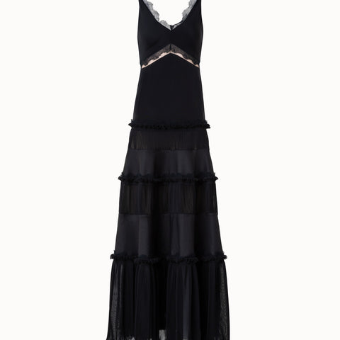 Langes Seidenkleid mit Spitzendetails
