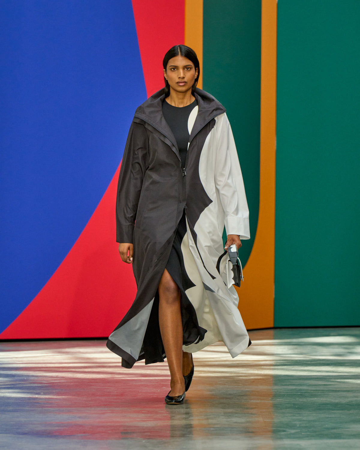 A look from Akris Spring/Summer 2026, blending art and fashion with Swiss luxury design, couture craftsmanship, and timeless elegance inspired by Leon Polk Smith