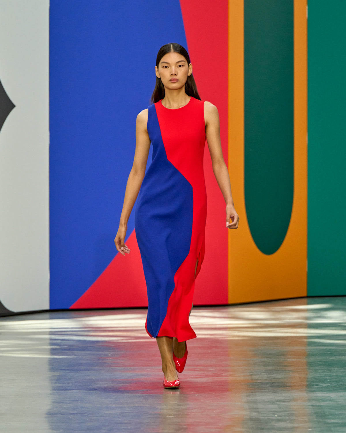 A look from Akris Spring/Summer 2026, blending art and fashion with Swiss luxury design, couture craftsmanship, and timeless elegance inspired by Leon Polk Smith