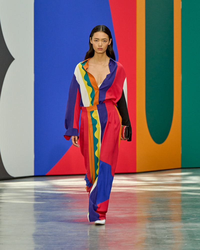 A look from Akris Spring/Summer 2026, blending art and fashion with Swiss luxury design, couture craftsmanship, and timeless elegance inspired by Leon Polk Smith