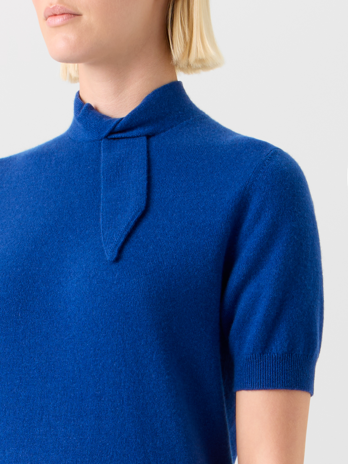 Designer Short Sleeve Cashmere Sweater with Knot Detail - blue 