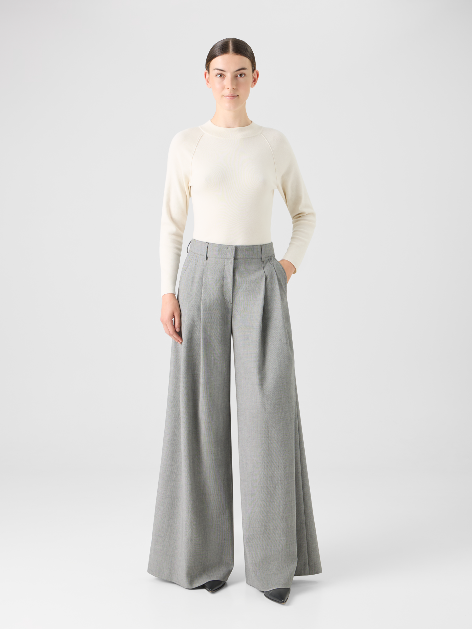 Designer Fitted Cashmere Silk Knit Sweater - ecru 