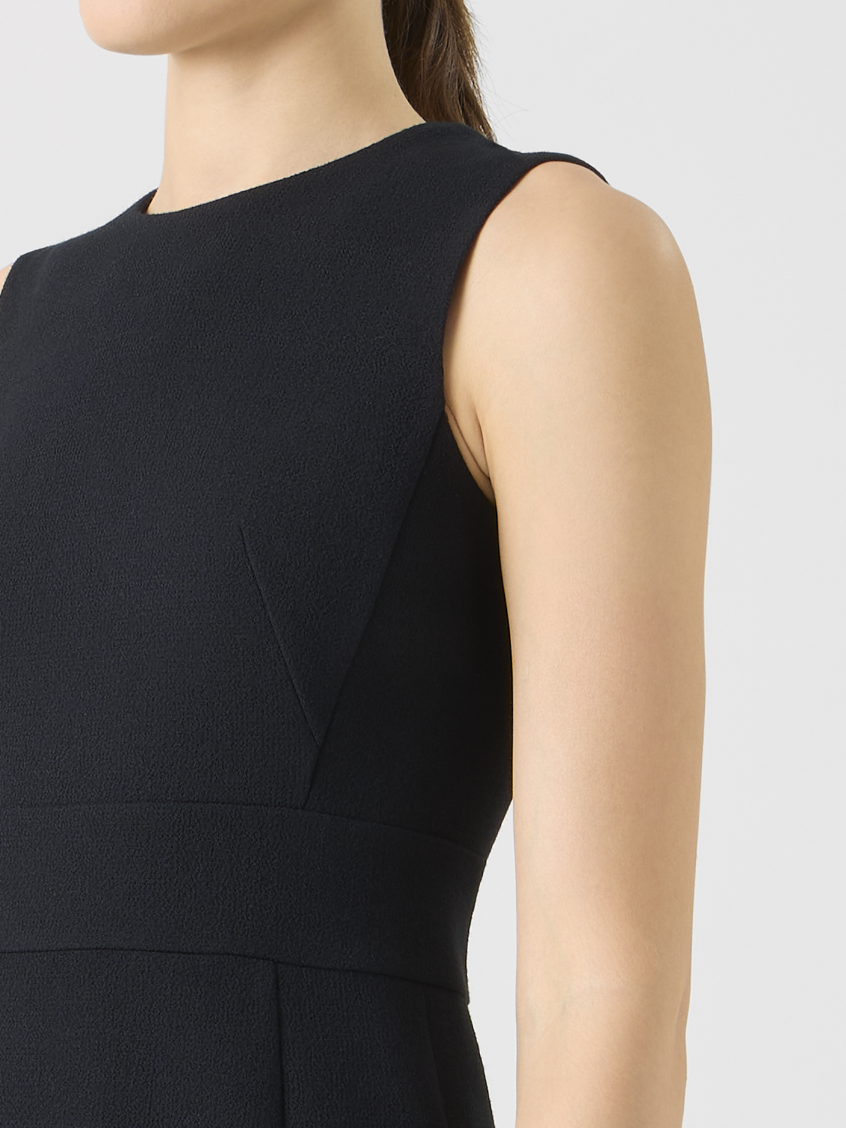 Designer Sleeveless Wool Crêpe Double-Face Sheath Dress - black #editorial