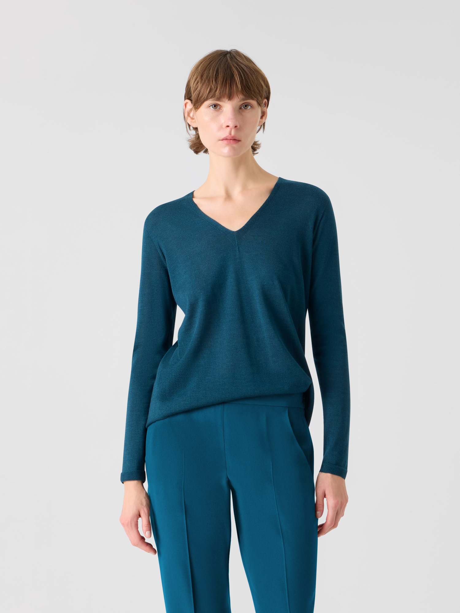 Designer Seamless Cashmere Silk V-Neck Sweater - green