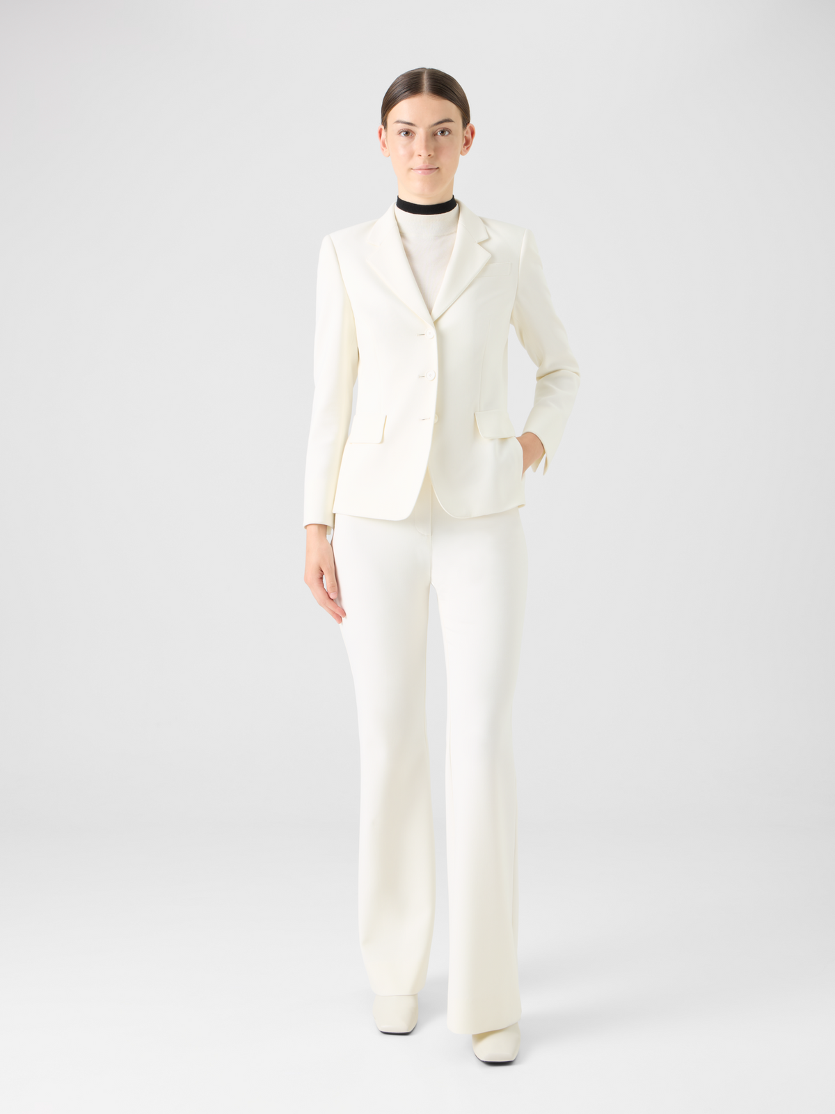 Designer Pebble Crêpe Three-Button Blazer - ecru #editorial