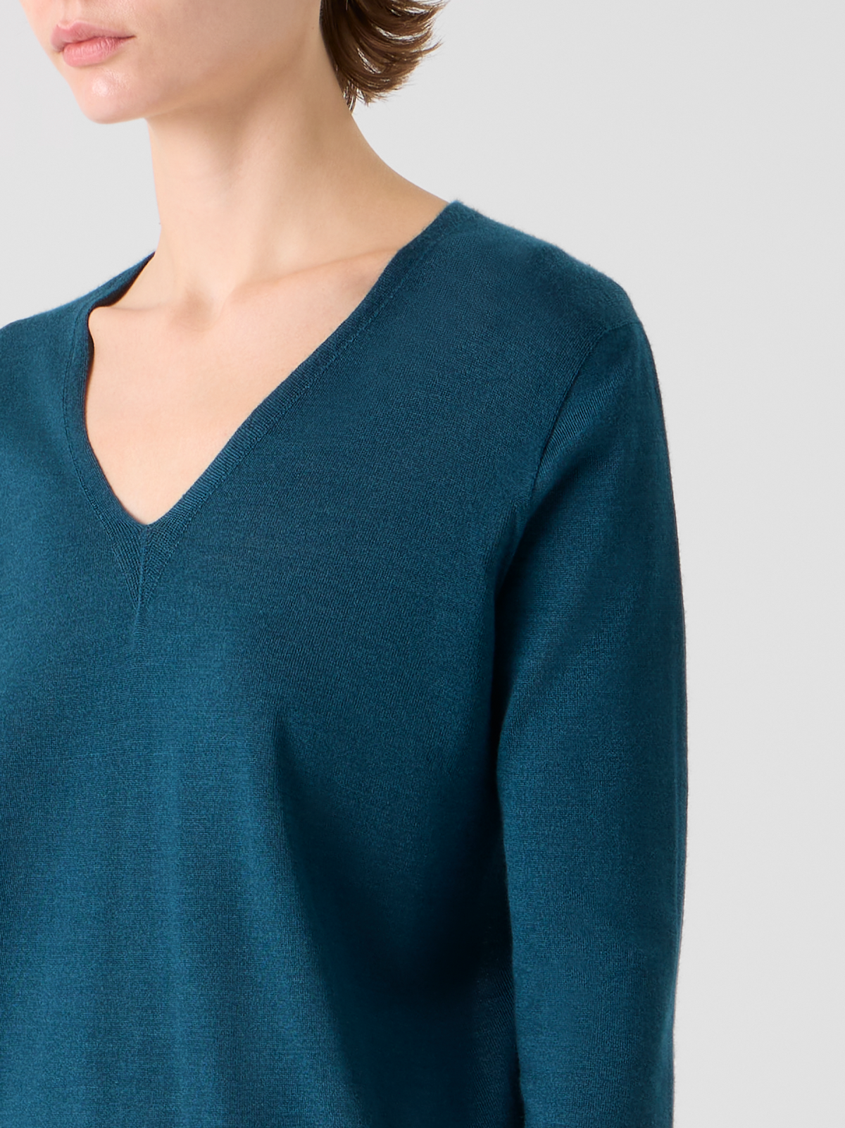 Designer Seamless Cashmere Silk V-Neck Sweater - green #editorial