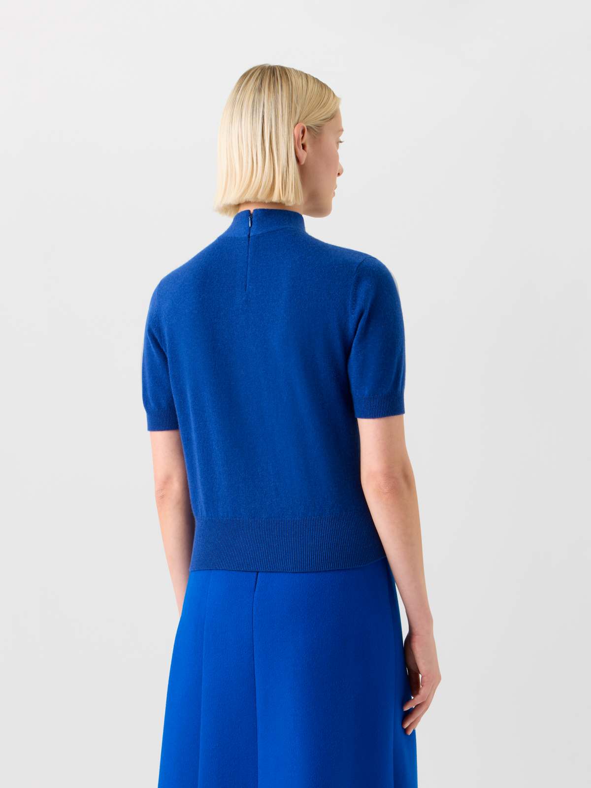 Designer Short Sleeve Cashmere Sweater with Knot Detail - blue #editorial