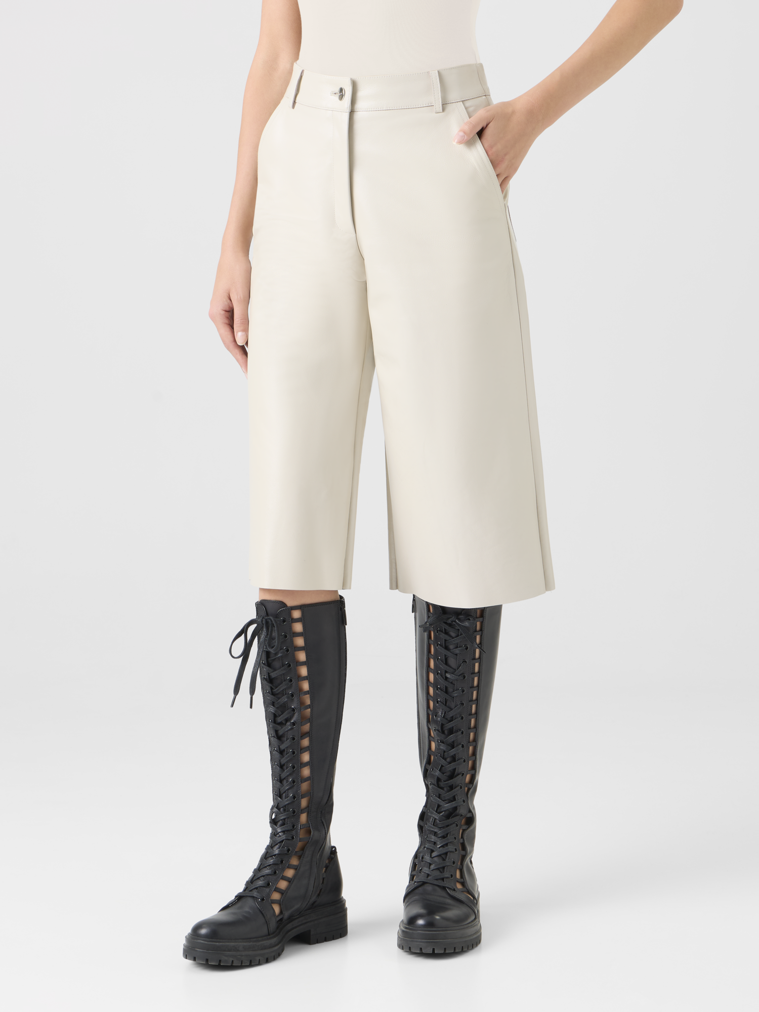 Designer Lacquered Leather Wide-Leg Bermuda Shorts - beige 