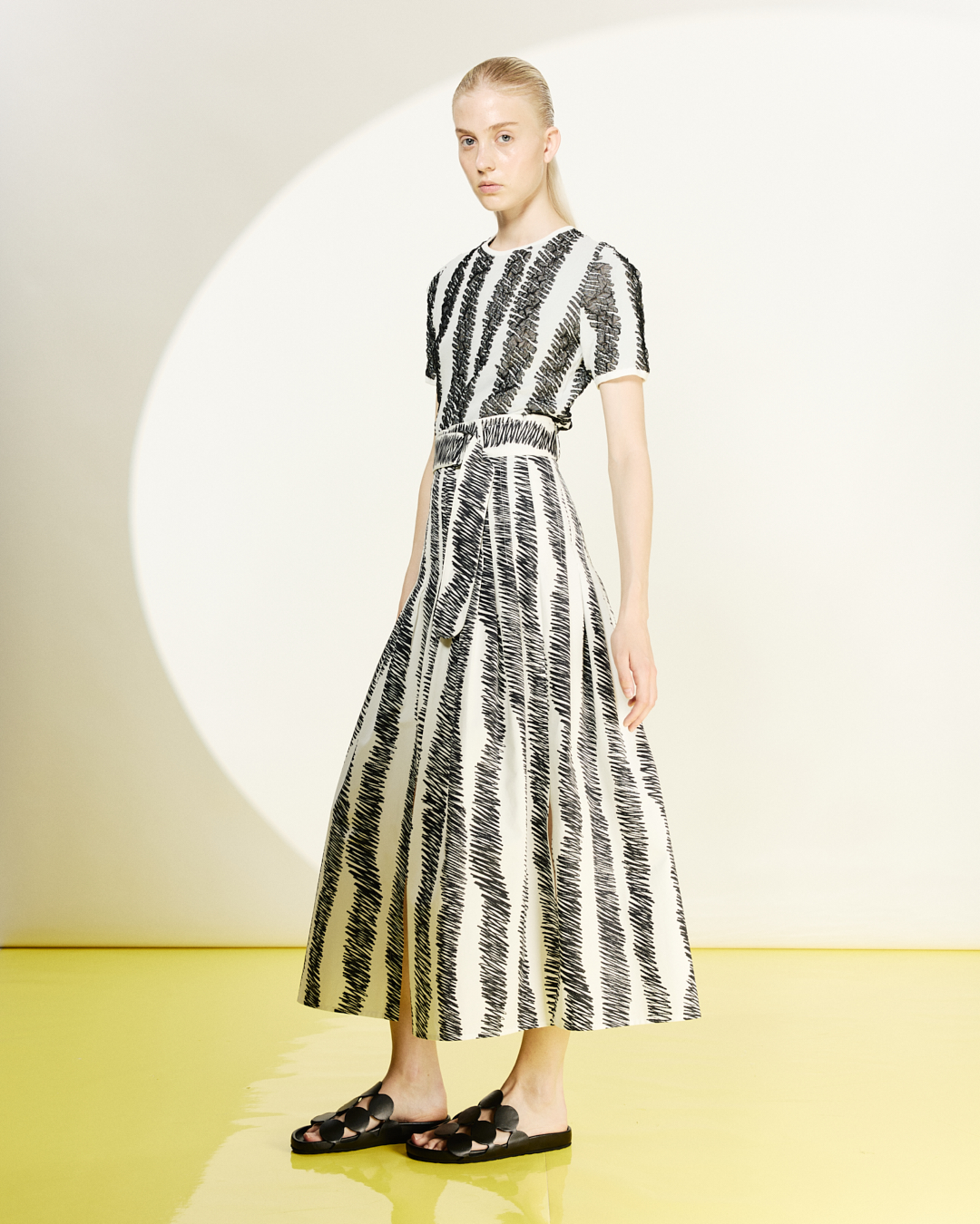 Designer A-Line Scribble Wave Print Pleated Midi Skirt - multicolor - ecru