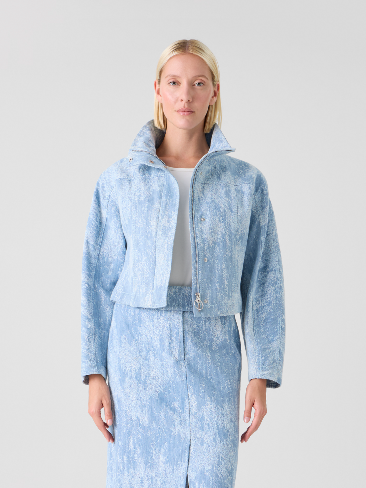 Designer Fitted Jacquard Denim Cropped Jacket - blue