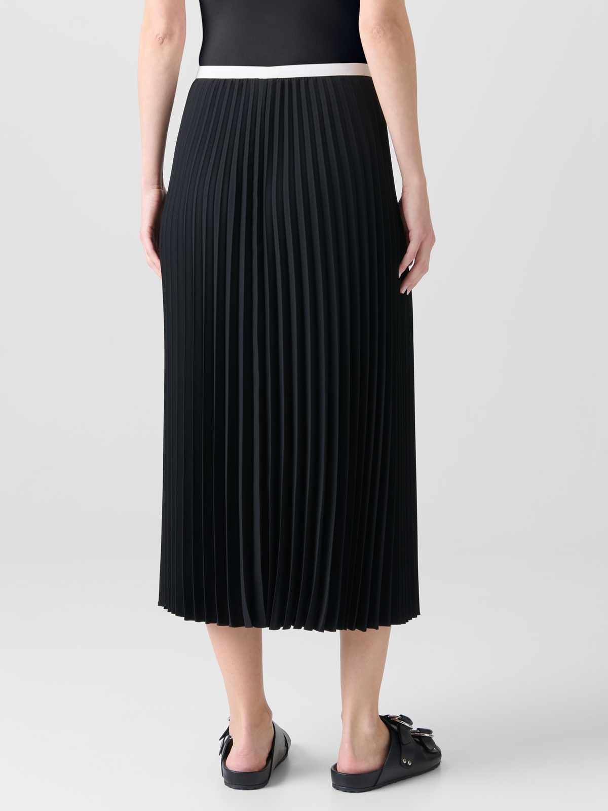 Designer Plissé Midi Skirt - black - neutral #editorial