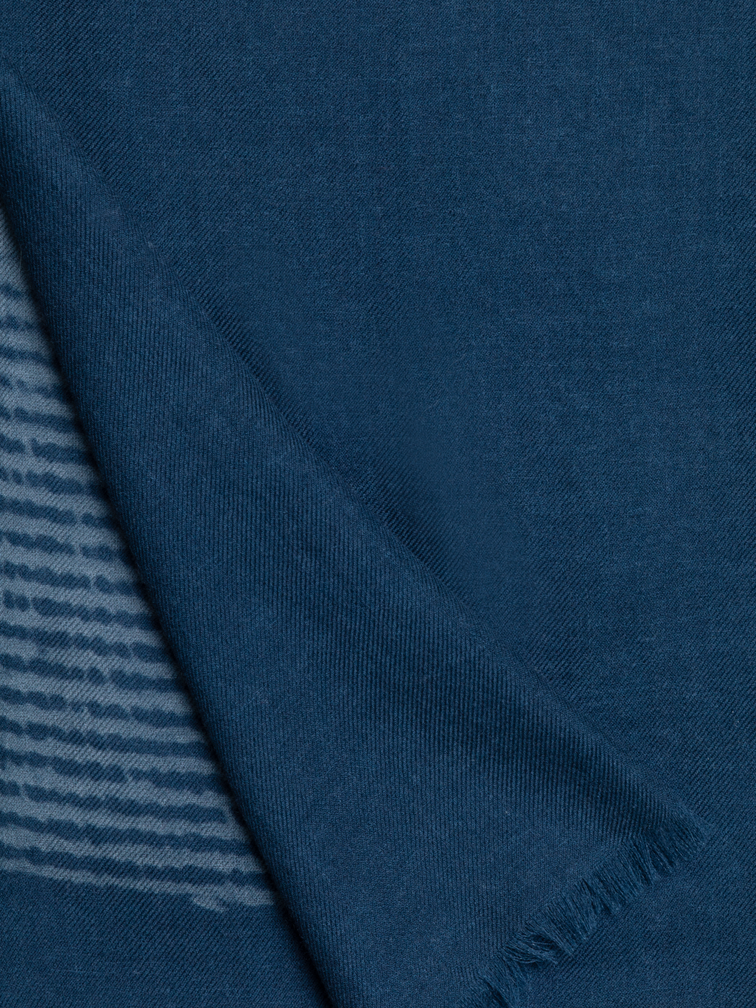 Designer Cashmere Scarf in Zigzag Print - neutral - navy - blue - multicolor