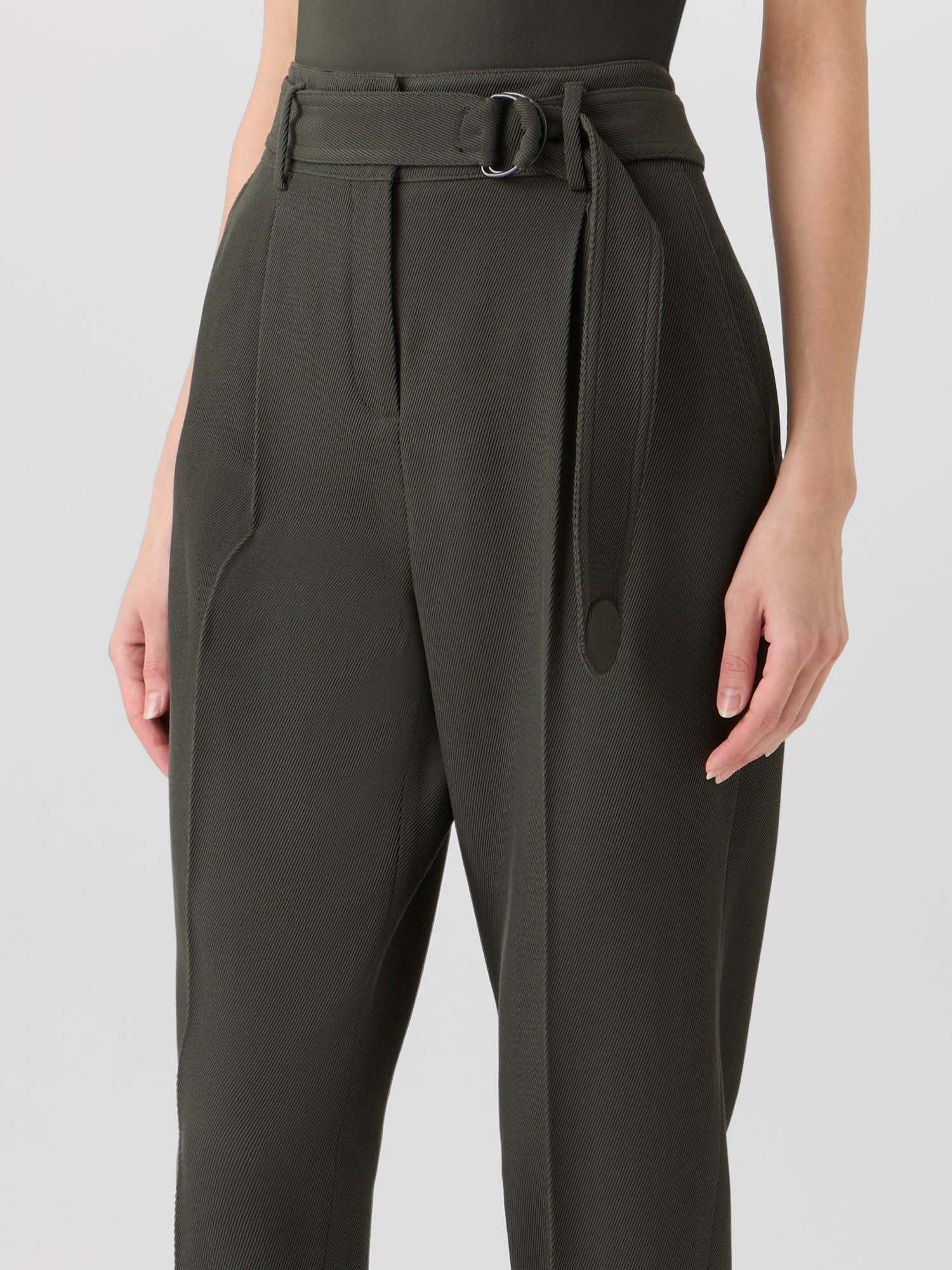 Designer Fred Tapered-Leg Pants in Wool Tricotine - green 