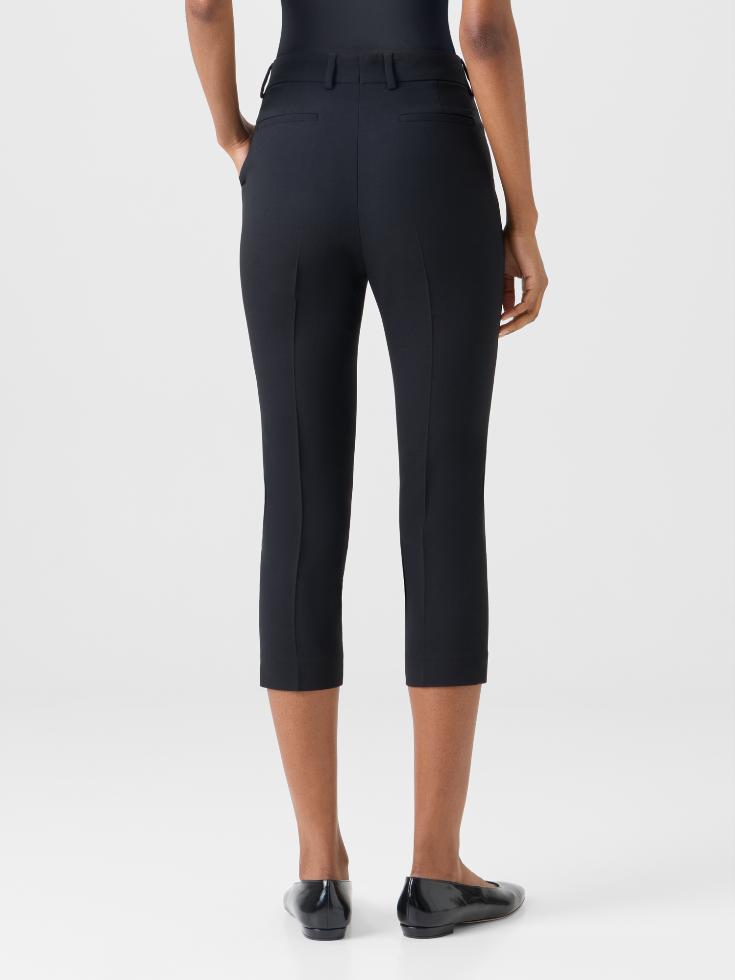 Designer Flavi Slim Capri Pants in Wool Double-Face - black 