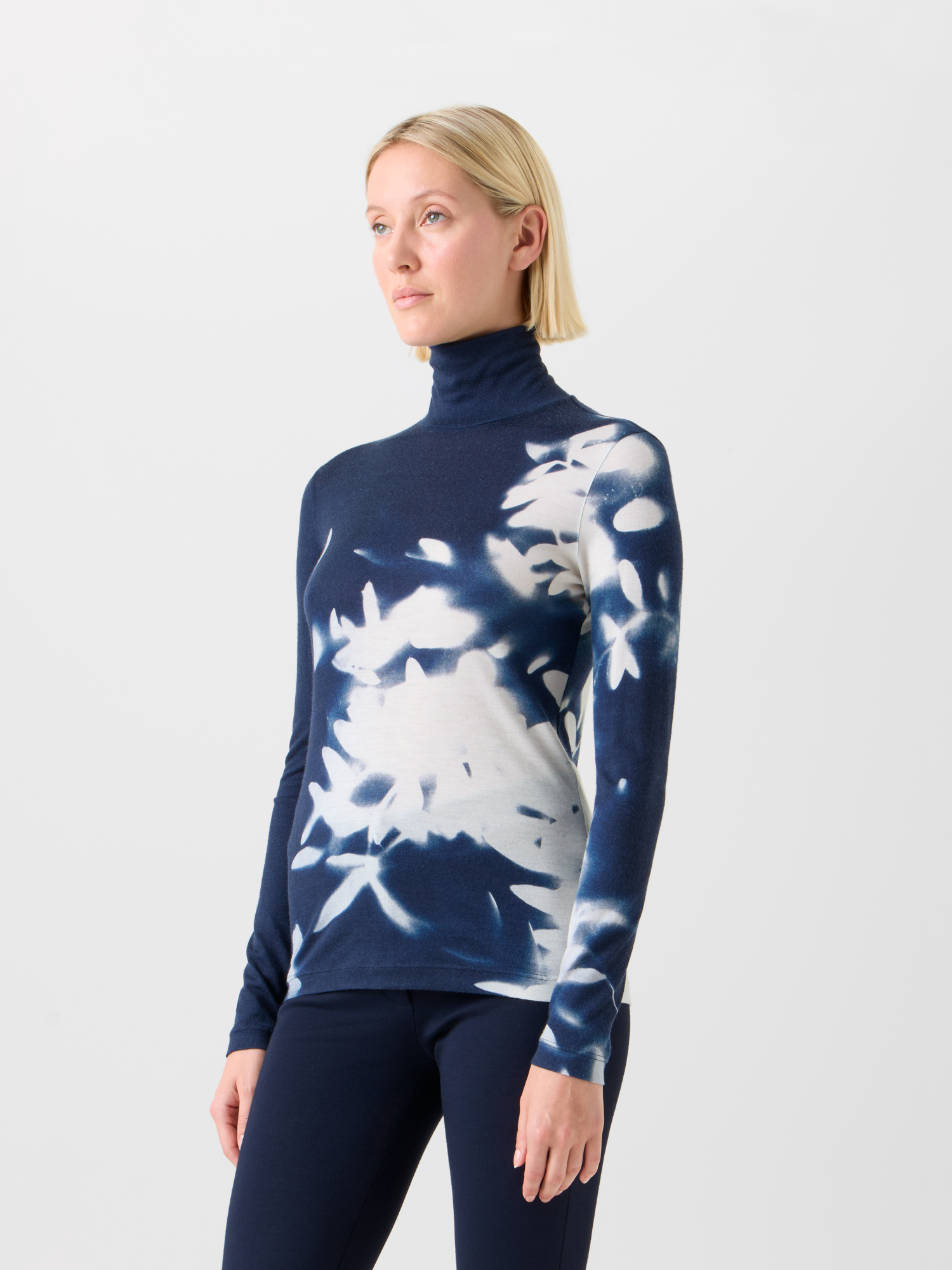Designer Cashmere Silk Mock Neck Wildflower Print Top - neutral - navy - blue - multicolor 