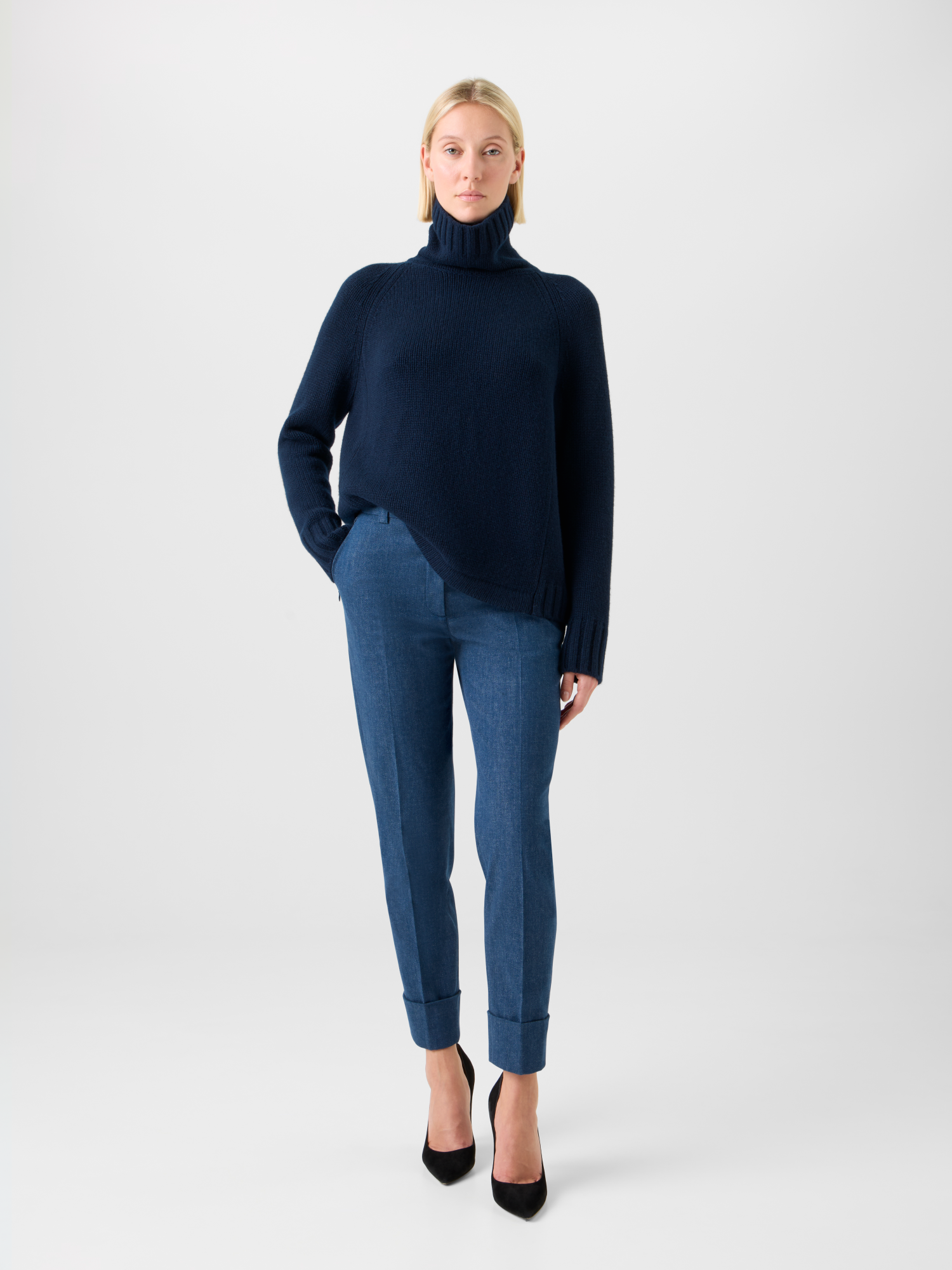 Designer Boxy Cashmere Turtle Neck Sweater - neutral - navy - blue 