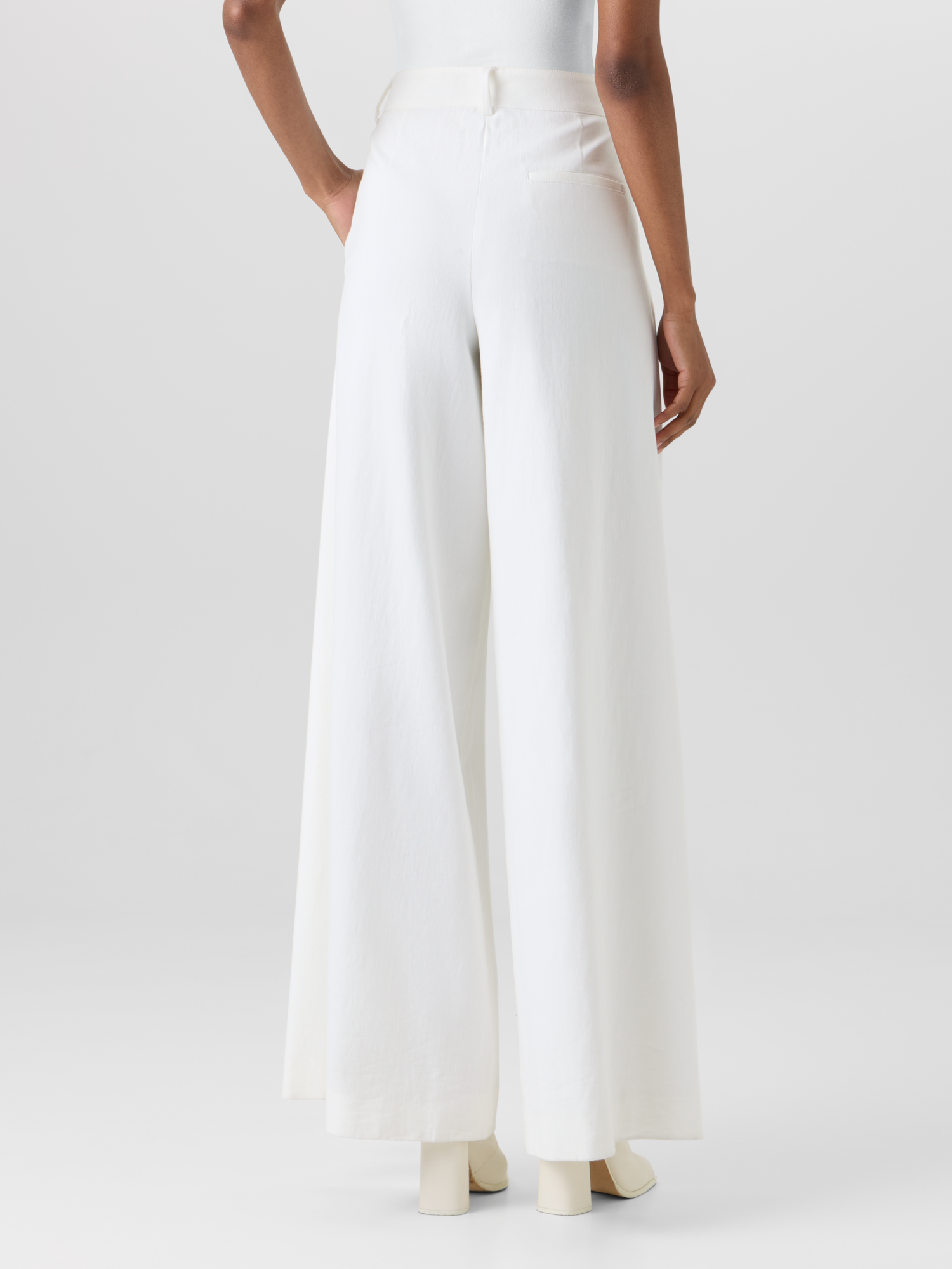 Designer Cassie Flared Wide-Leg Pants in Denim Stretch Cotton  - ecru - white 