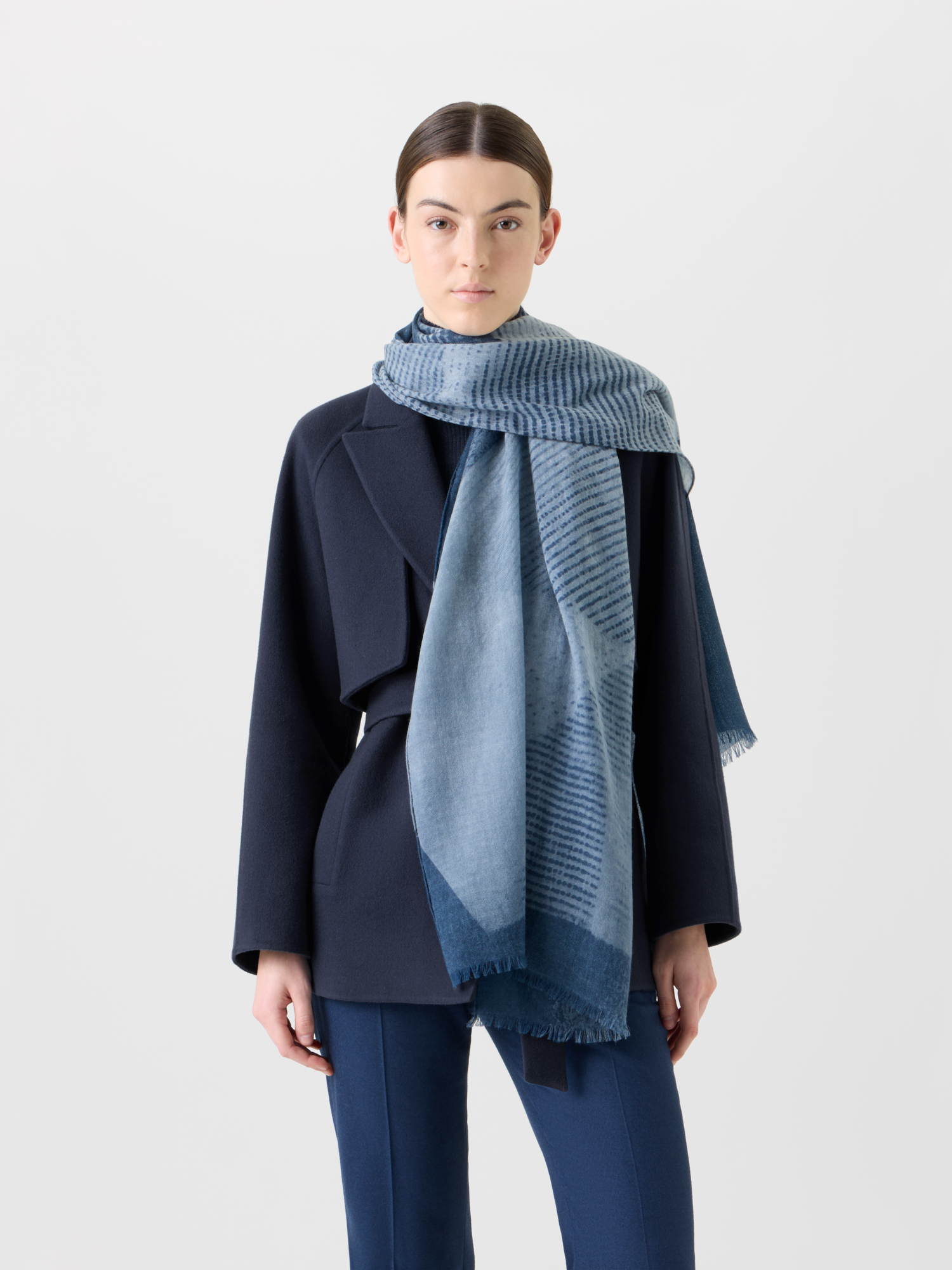 Designer Cashmere Scarf in Zigzag Print - neutral - navy - blue - multicolor 