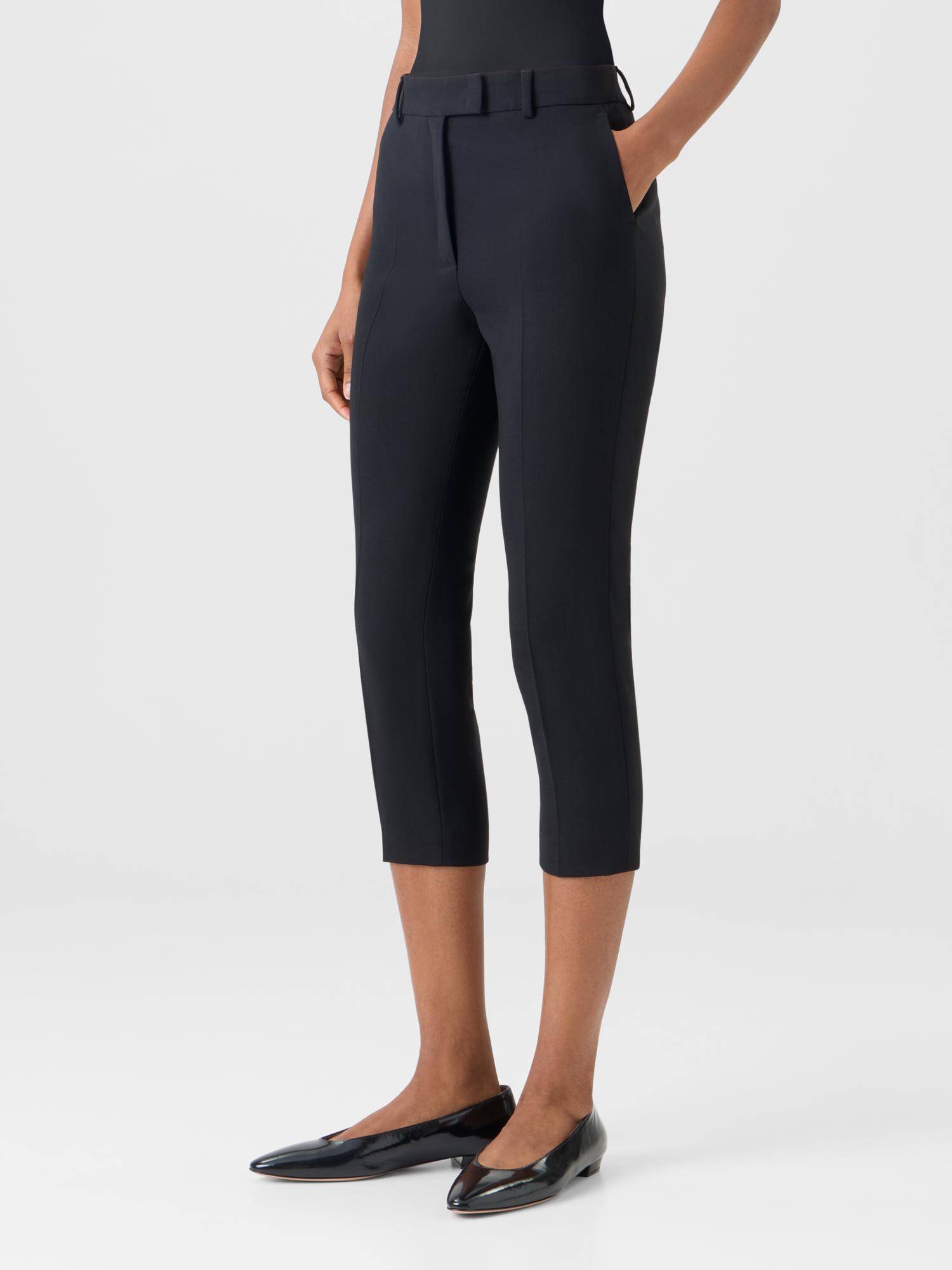 Designer Flavi Slim Capri Pants in Wool Double-Face - black 