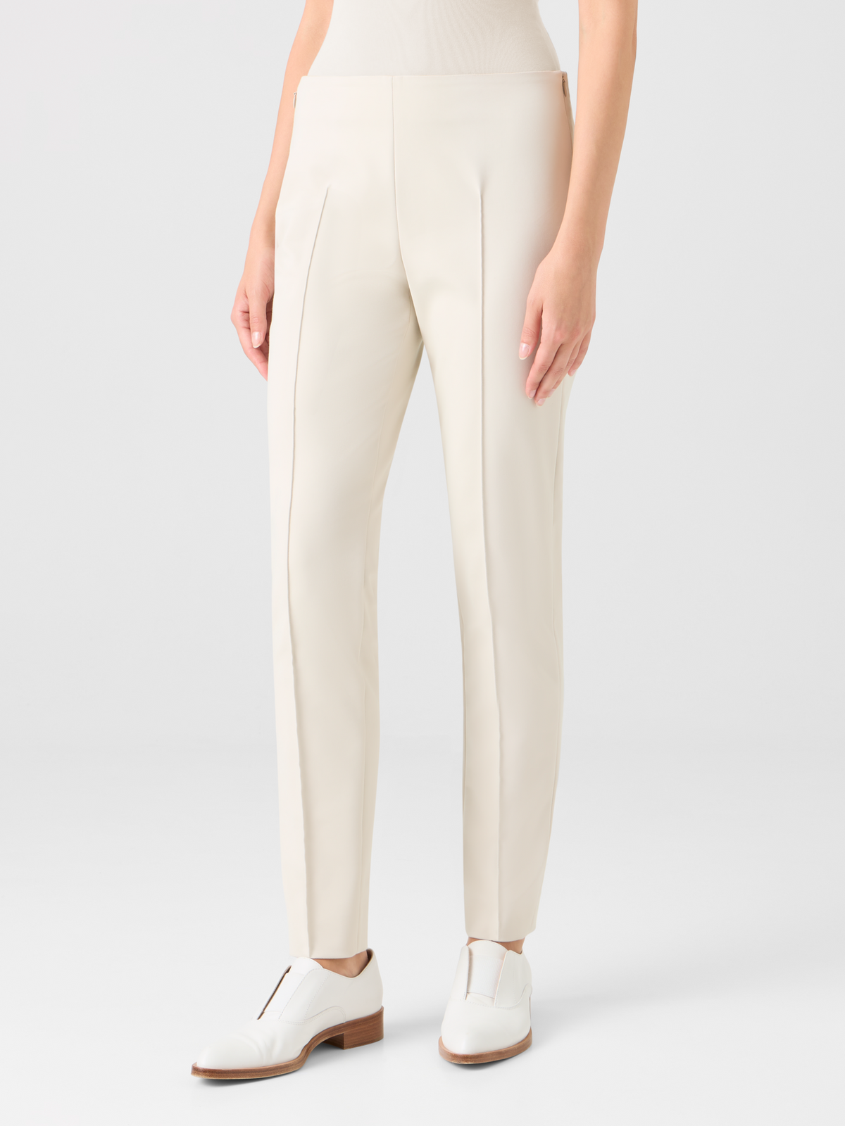 Designer Melissa Slim Pants in Stretch Cotton - beige #editorial
