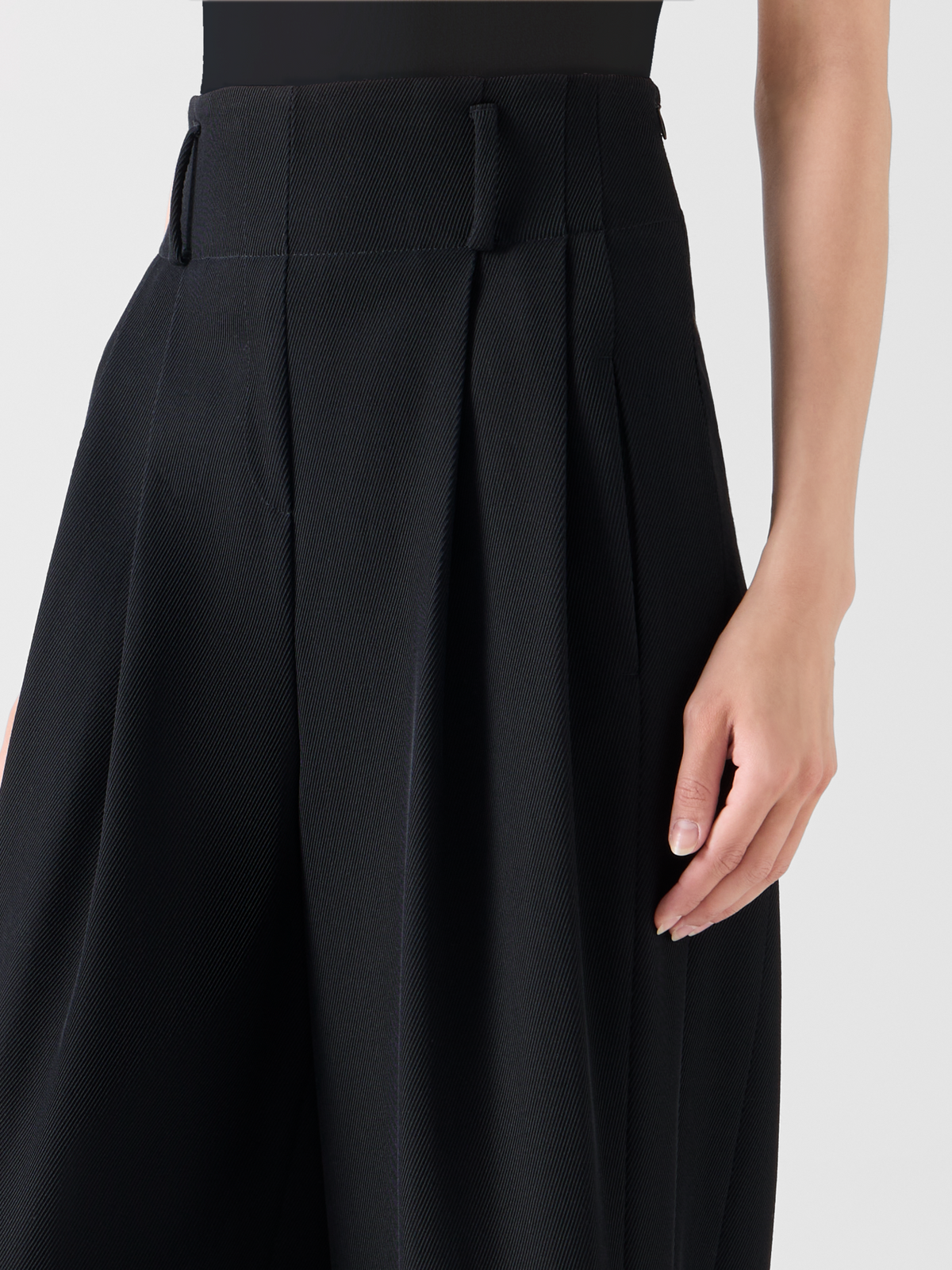 Designer High Waist Pleated Pants in Wool Tricotine - black 
