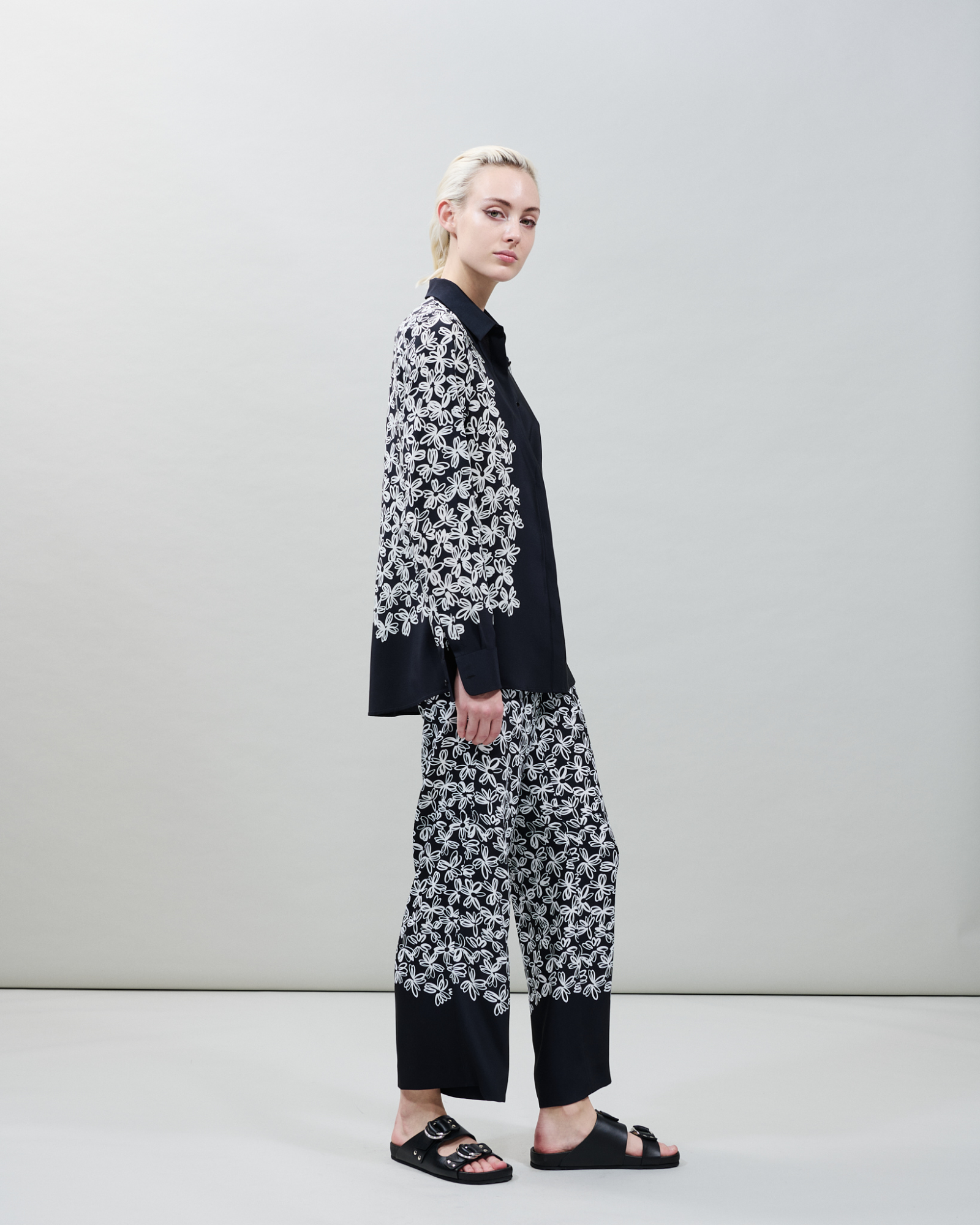 Designer Silk Blouse with Daisy Print - black - neutral - multicolor 