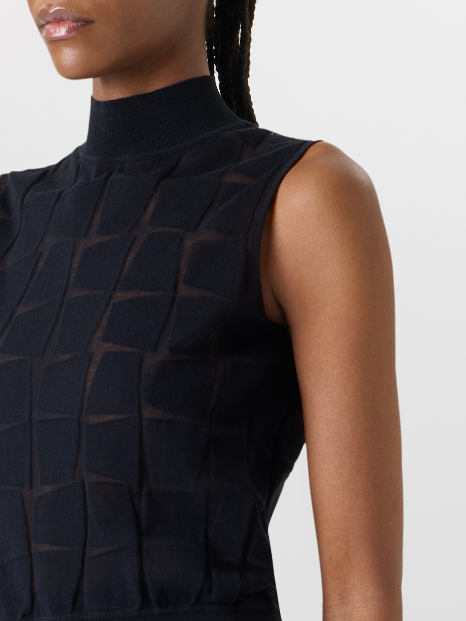Designer Sleeveless Trapezoid Jacquard Knit Top - black 
