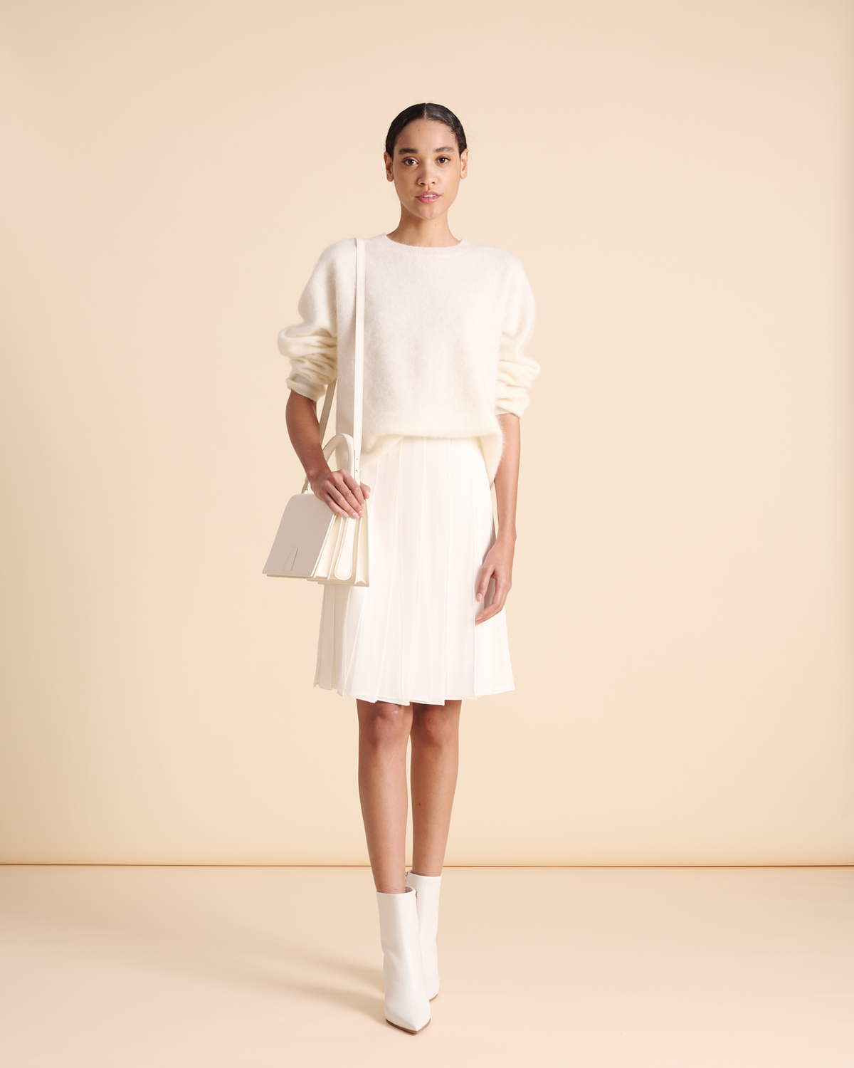 Designer Alice Medium Top Handle Bag - neutral - ecru - white #editorial