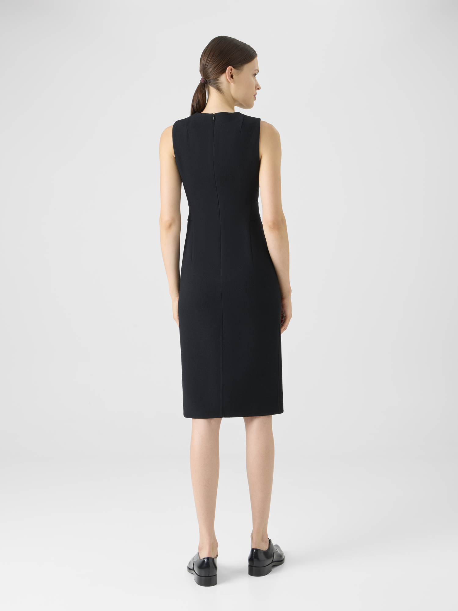 Designer Sleeveless Wool Crêpe Double-Face Sheath Dress - black 