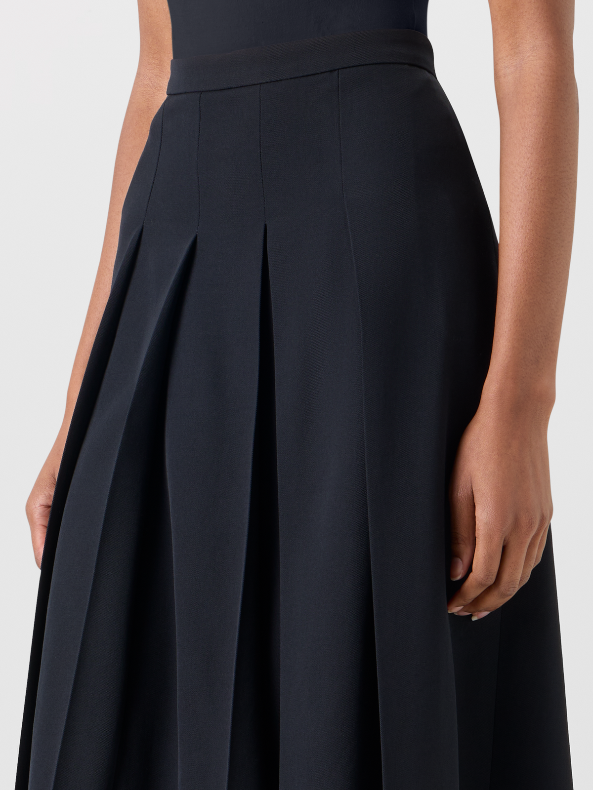 Designer Pleated Midi Skort in Wool Gabardine - black 