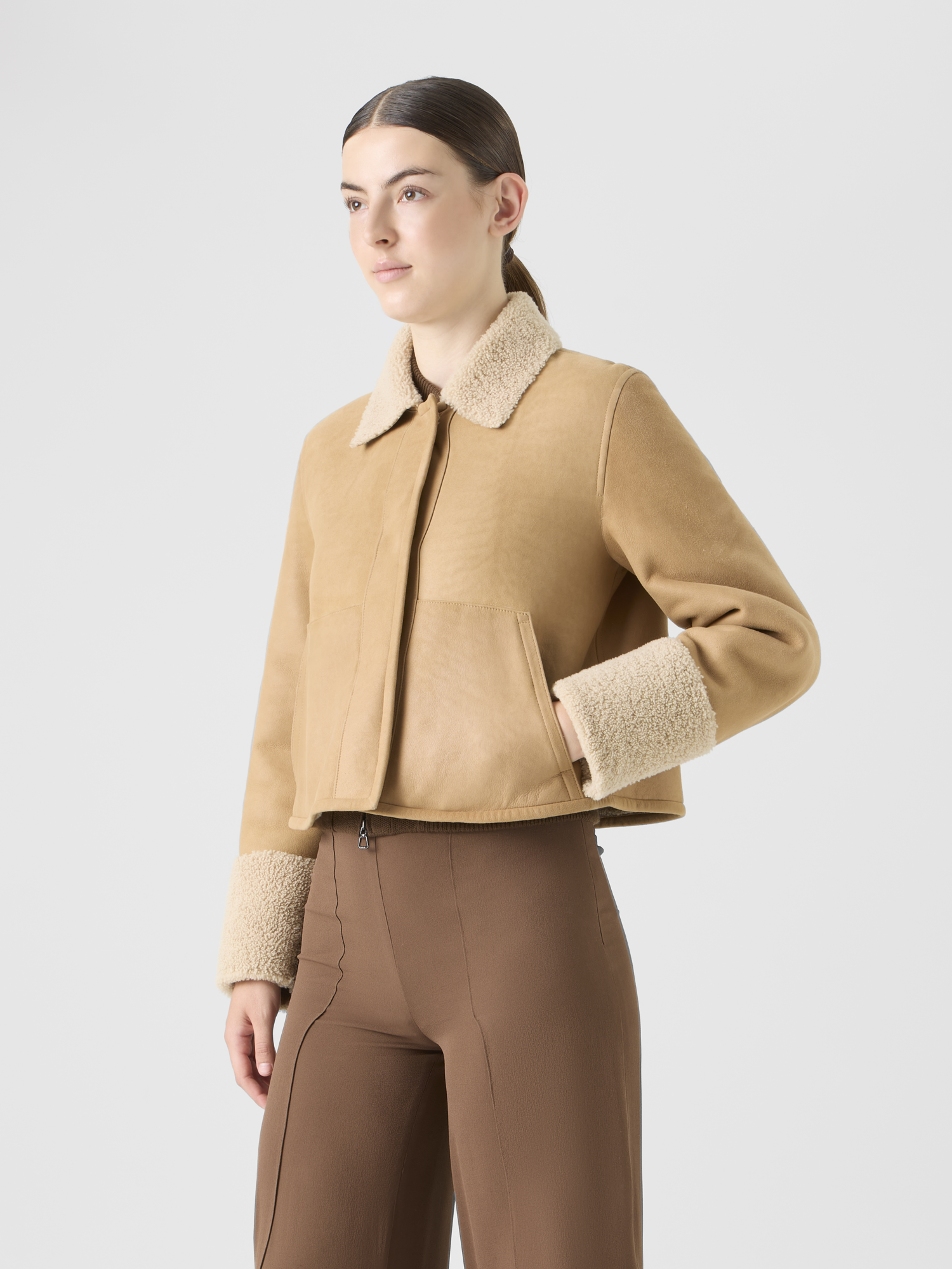 Designer Short Shearling Jacket with Fur Collar and Cuffs - beige 