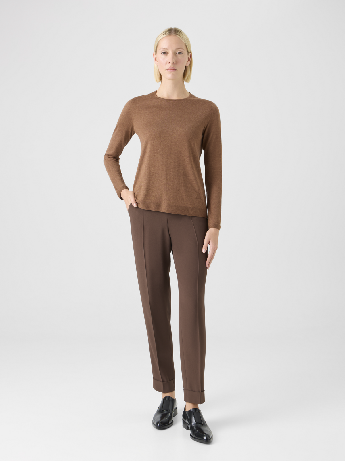 Designer Seamless Crew Neck Sweater in Cashmere Silk - brown #editorial