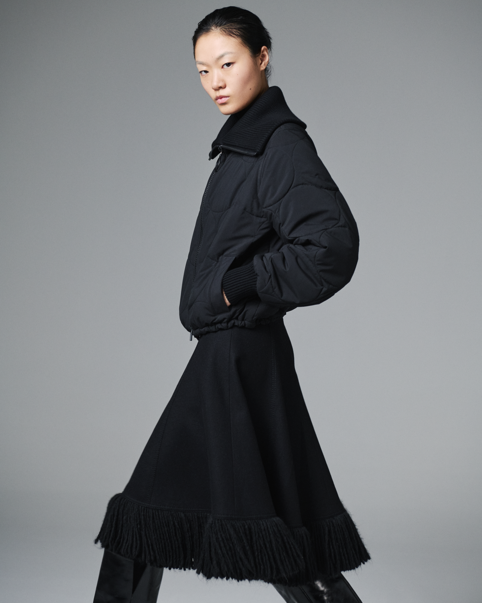 Designer Taglio Vivo Midi Skirt with Fringes - black 