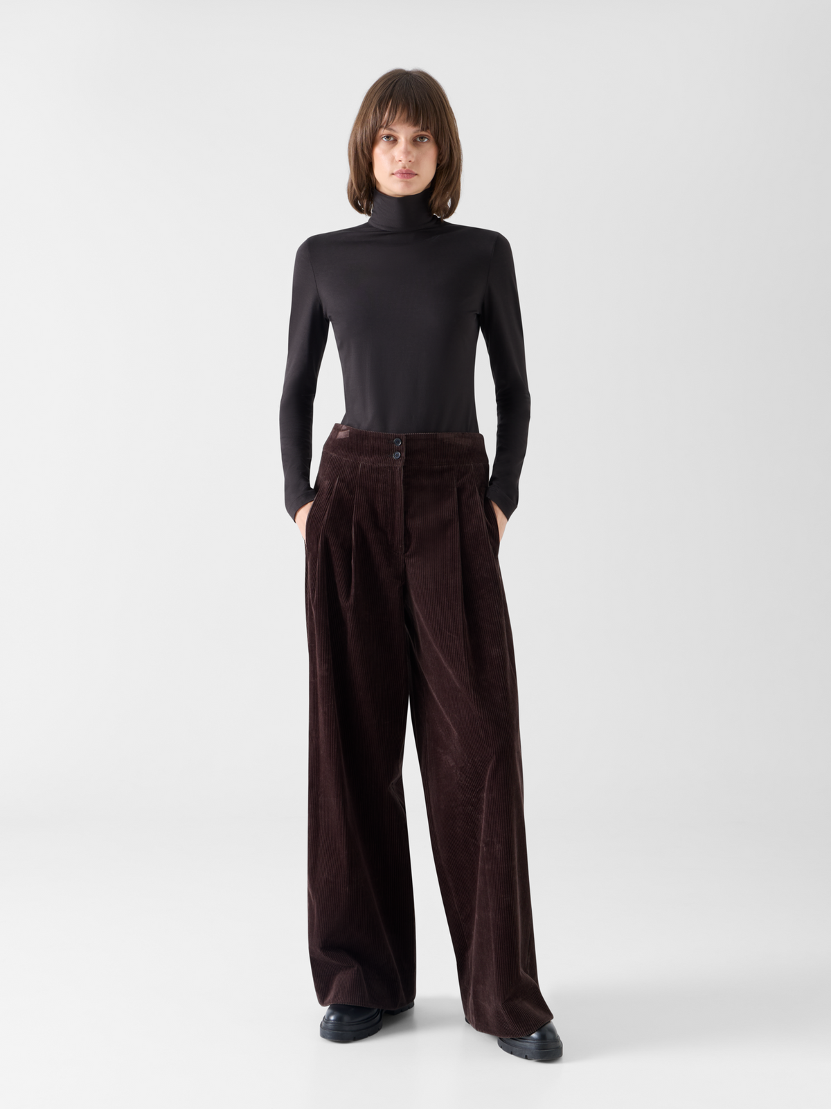 Designer Wide Pleated Pants in Cotton Corduroy - brown 