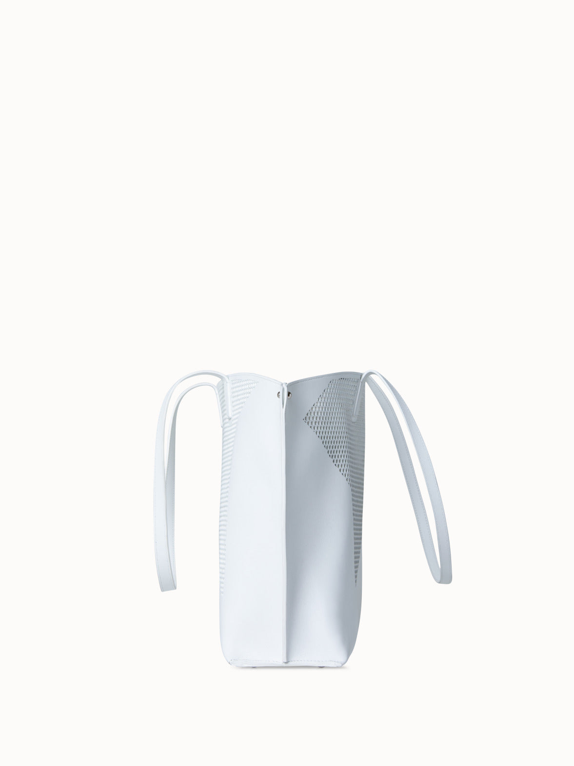 medium shoulder bag in Lasercut Kinderstern - white