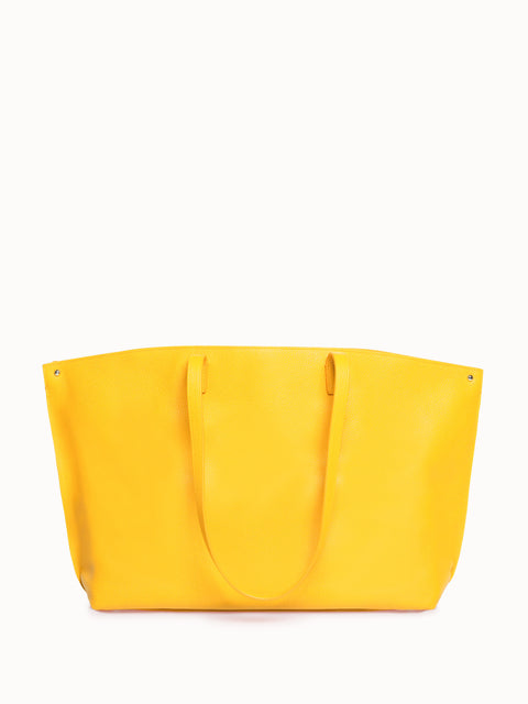 Medium Shoulder Bag in Cervocalf Leather