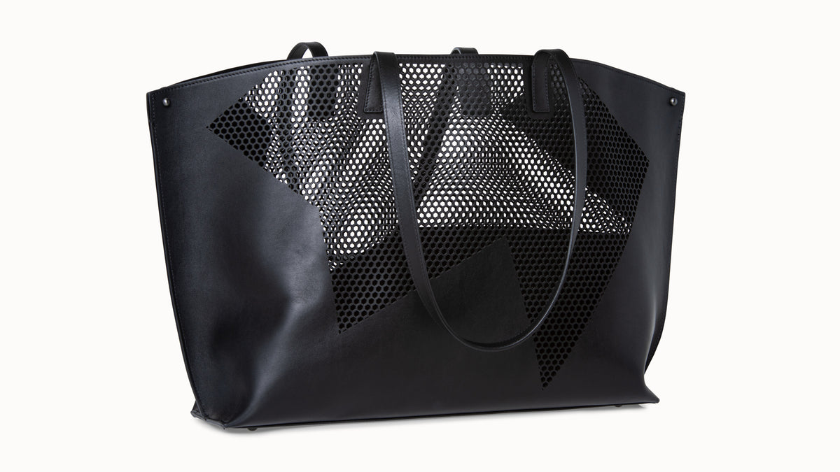 Medium Ai Shoulder Bag in Leather with Lasercut Kinderstern - black