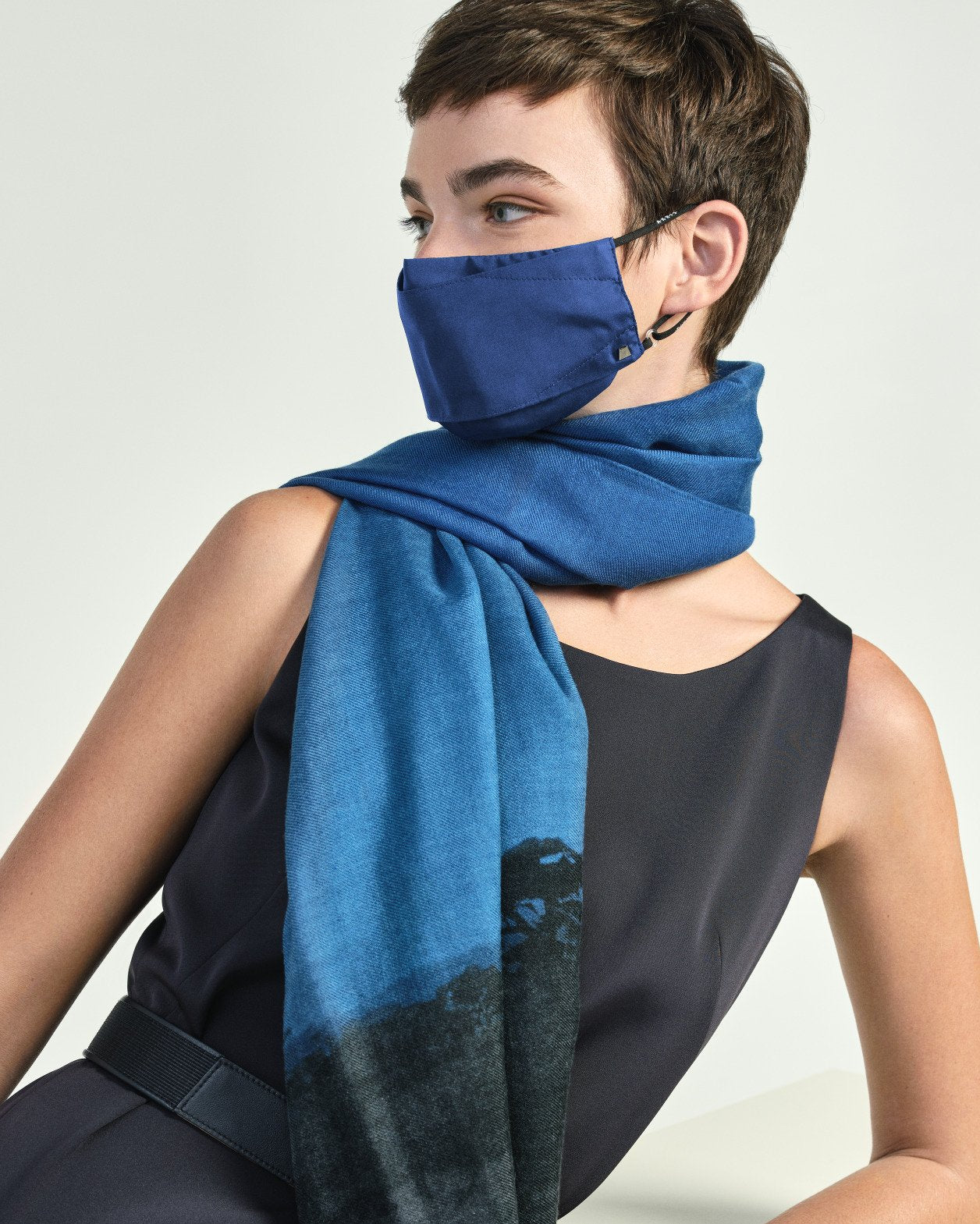 color:royal blue|gallery